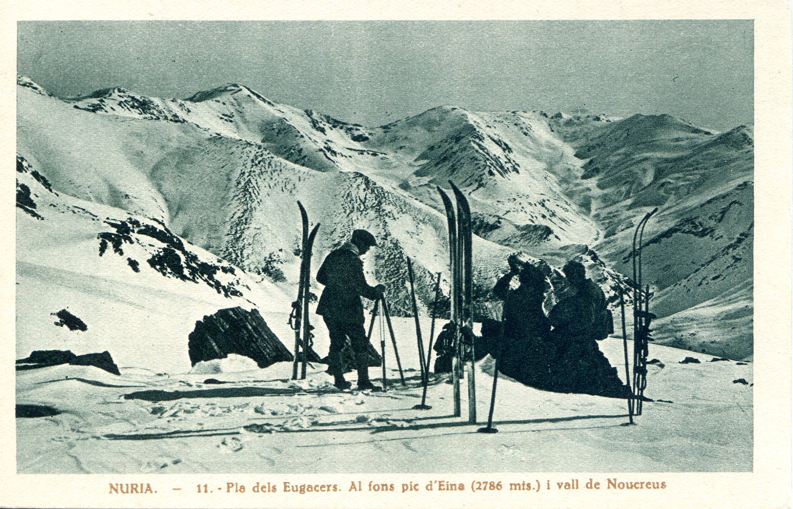 NURIA. - 11. - Pla dels Eugacers. Al fons pic d'Eina (2786 mts.) i vall de Noucreus - Portada